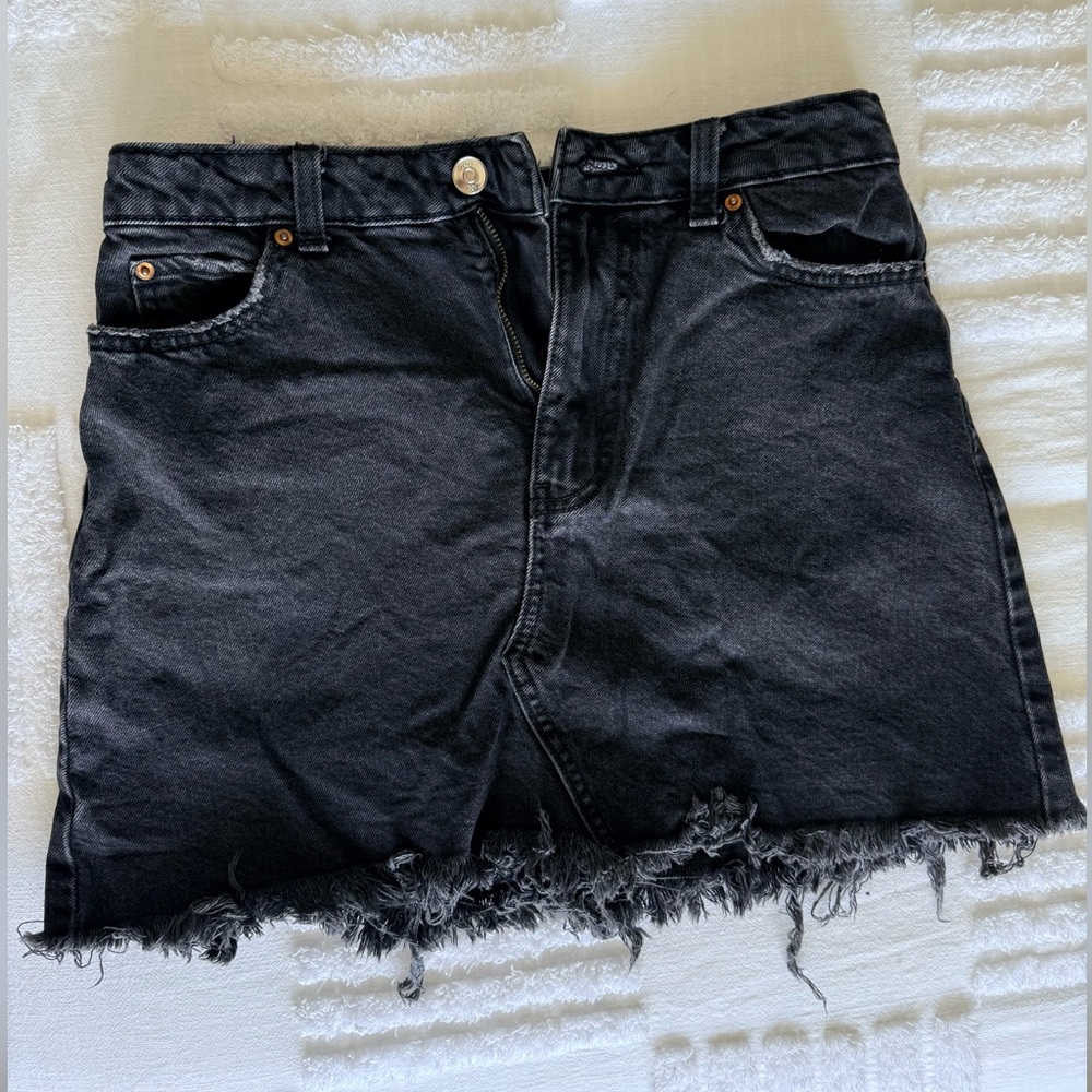 Zara Black Distressed Denim Skirt